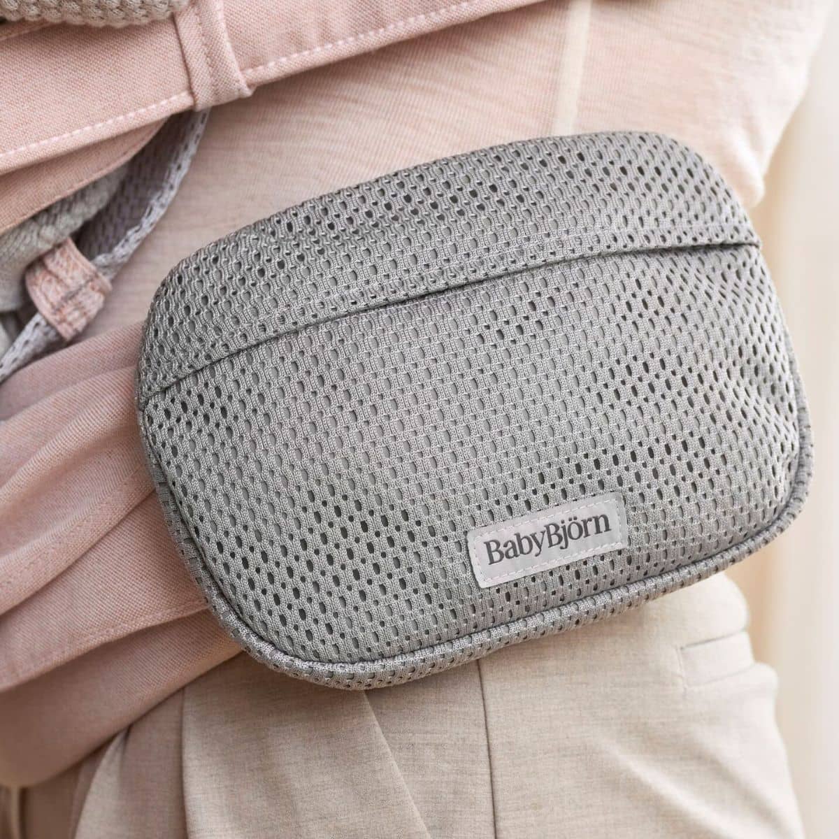 BabyBjorn Pocket Pouch for Baby Carrier - Mesh Grey - Image 6