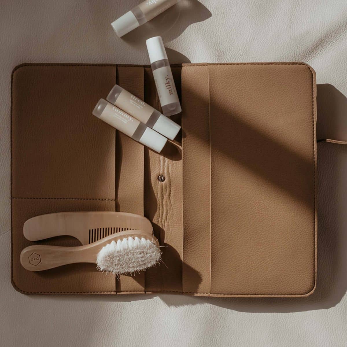 Baisik Vegan Leather Nappy Wallet - Tan - Image 6