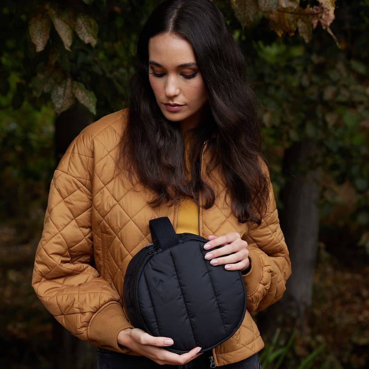 Base Cloud Collection - Beauty Base Round Toiletry Bag - Black - Image 3