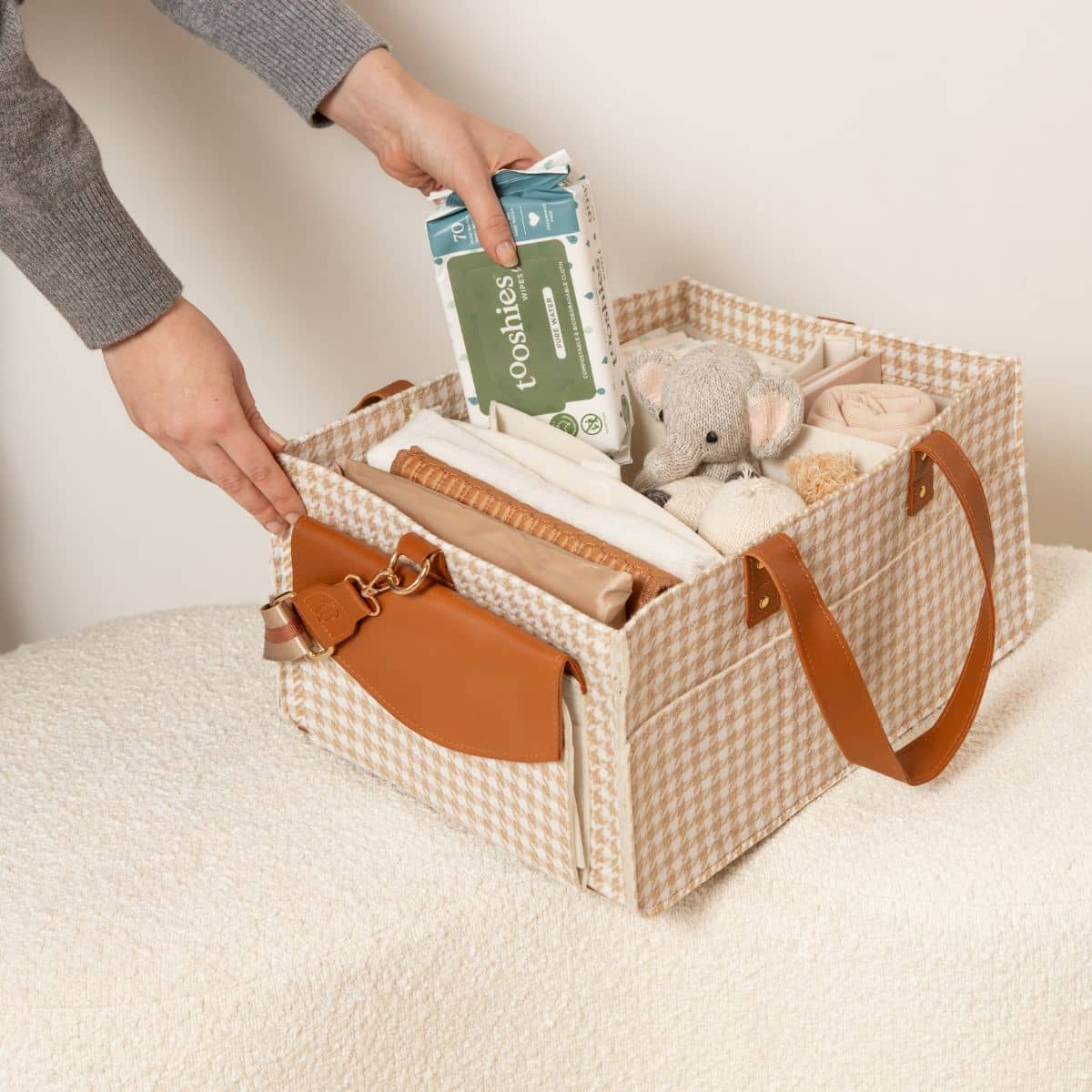 Bunnie Caddie Deluxe Nappy Organiser - Houndstooth Tan - Image 11