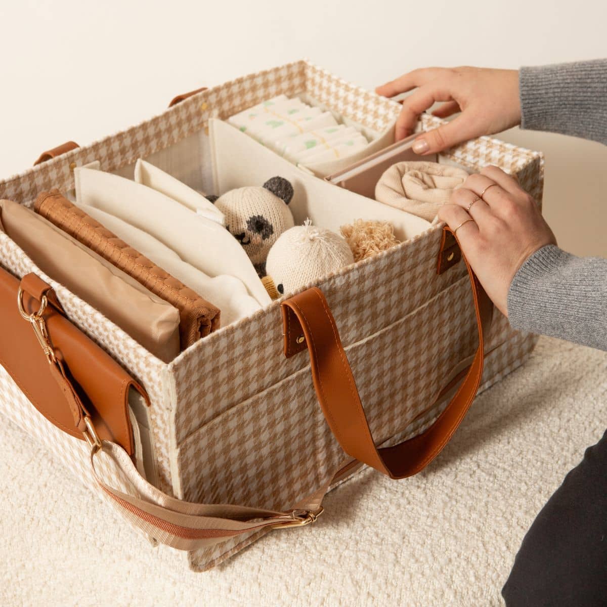 Bunnie Caddie Deluxe Nappy Organiser - Houndstooth Tan - Image 13