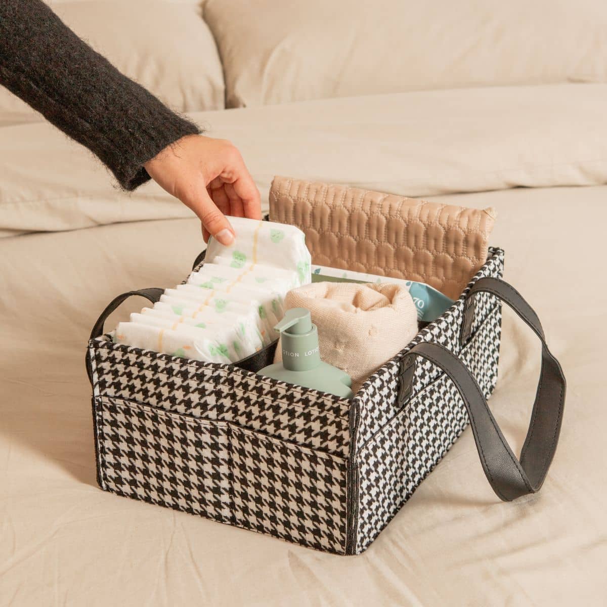 Bunnie Caddie Deluxe Mini Nappy Organiser - Houndstooth Black - Image 2