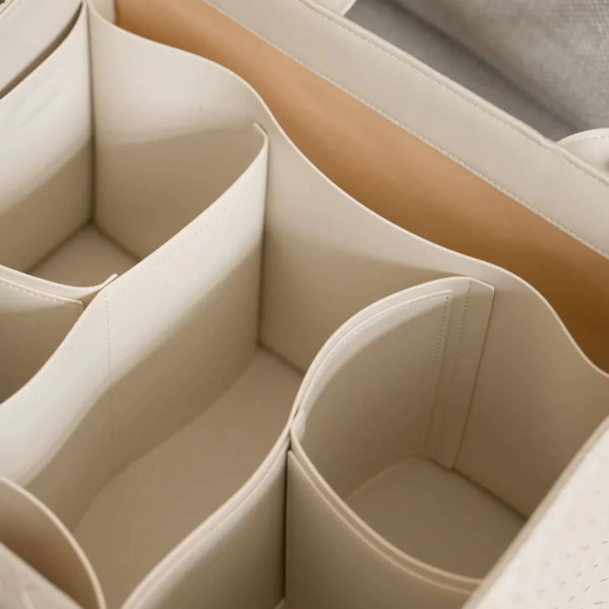 Bunnie Caddie The Edition Nappy Organiser - Cream - Image 4