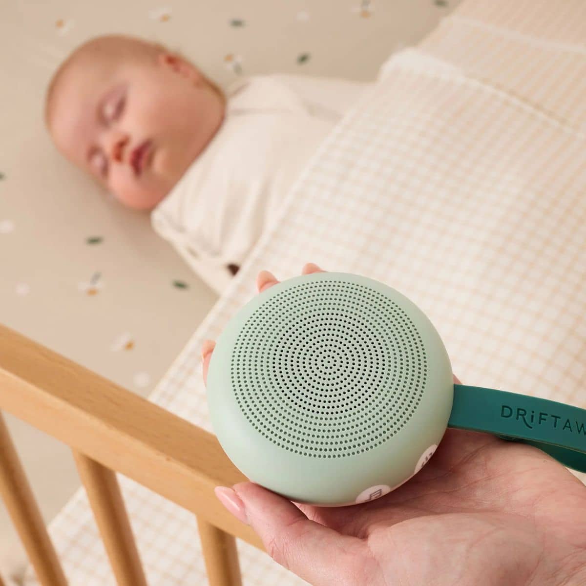 ergoPouch Drift Away White Noise Machine - Sage - Image 4