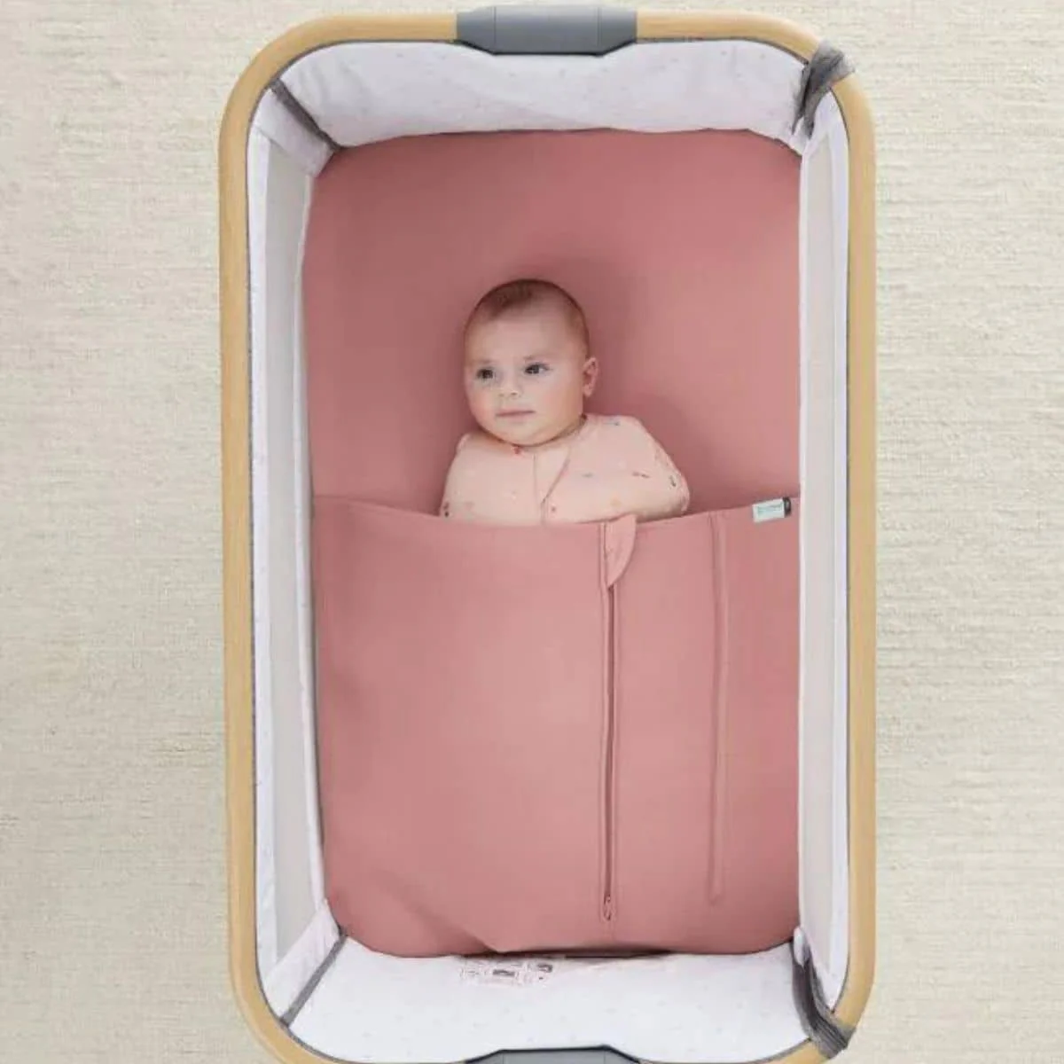 ergopouch HugMe Blanket - 0.2 + 1.0 TOG - Bedside Sleeper - Image 4