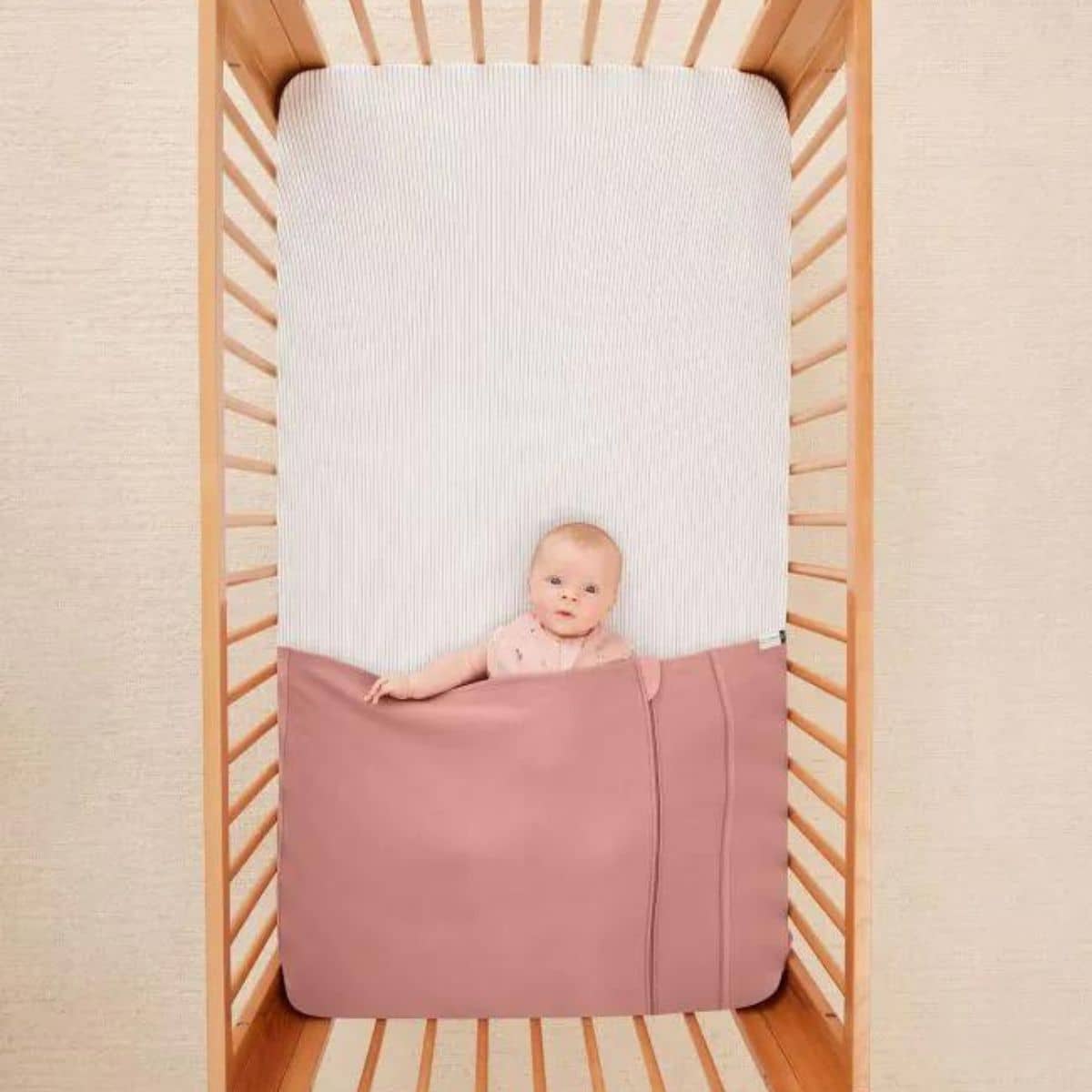 ergopouch HugMe Blanket - 1.0 + 2.5 TOG - Cot - Image 4