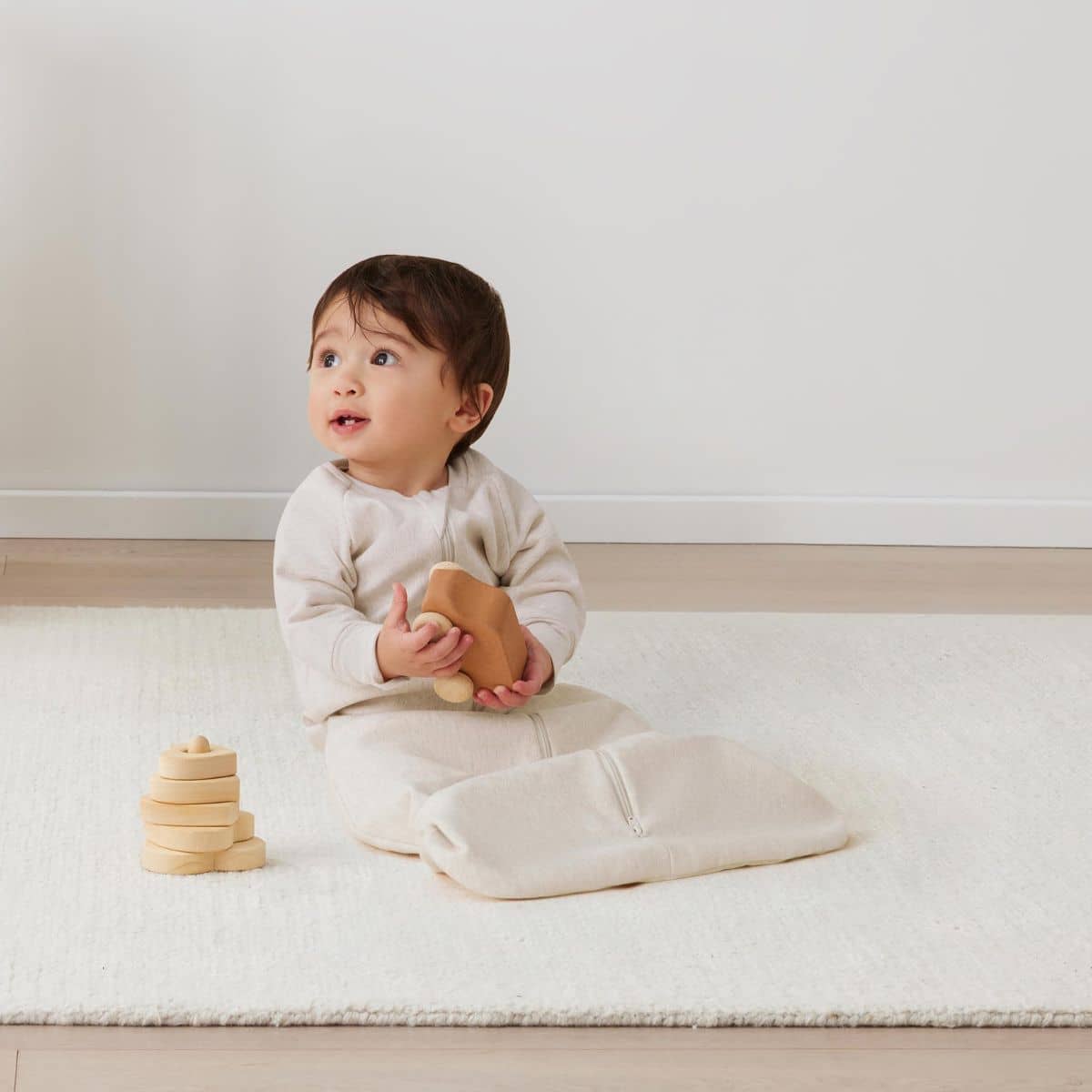 ergoPouch Sleeping Bag 1.0 TOG with Sleeves - Oatmeal Marle - Image 2