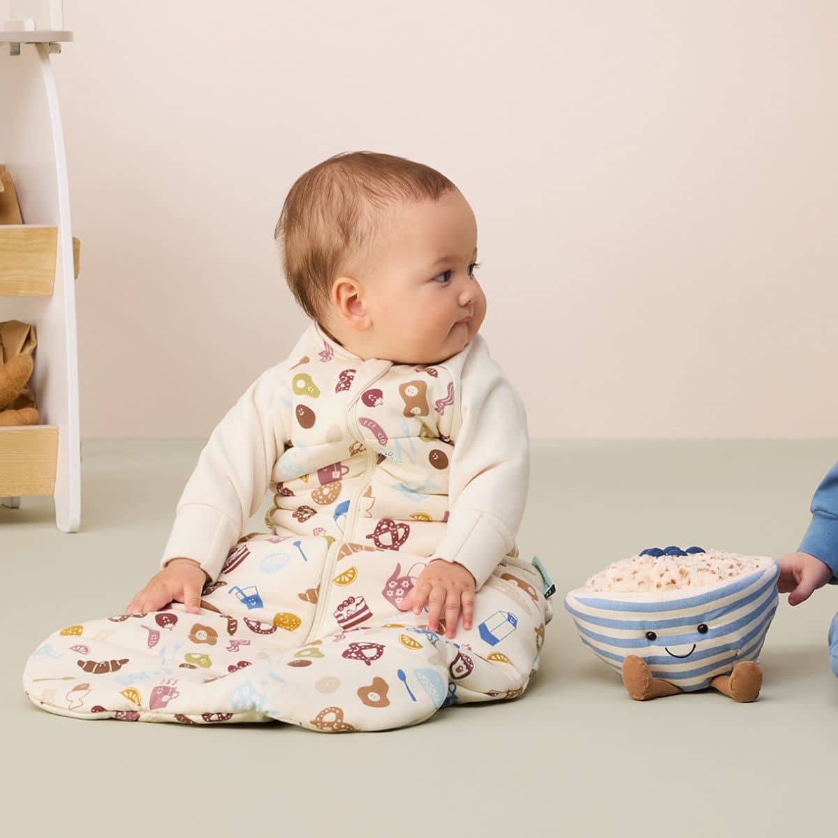 ergoPouch Sleeping Bag 3.5 TOG with Sleeves - Bon Appetit - 8 to 24 Months - Image 2