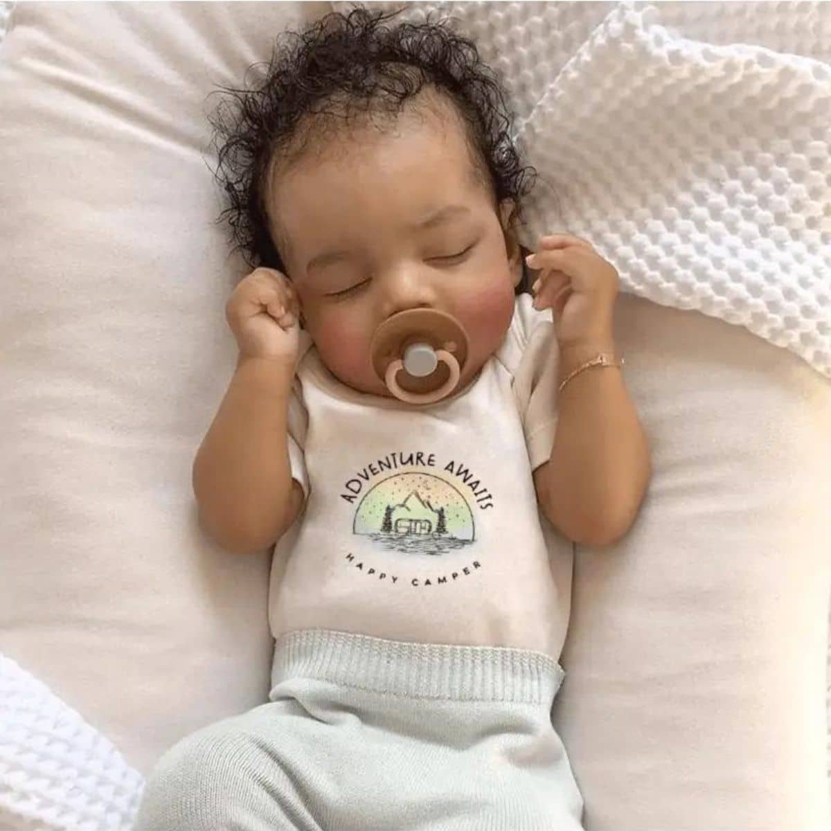 Finn and Emma Organic Short Sleeve Bodysuit - Adventure Awaits - Image 2
