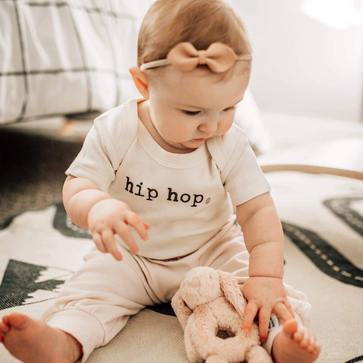 Finn and Emma Organic Short Sleeve Bodysuit - Hip Hop - Image 2