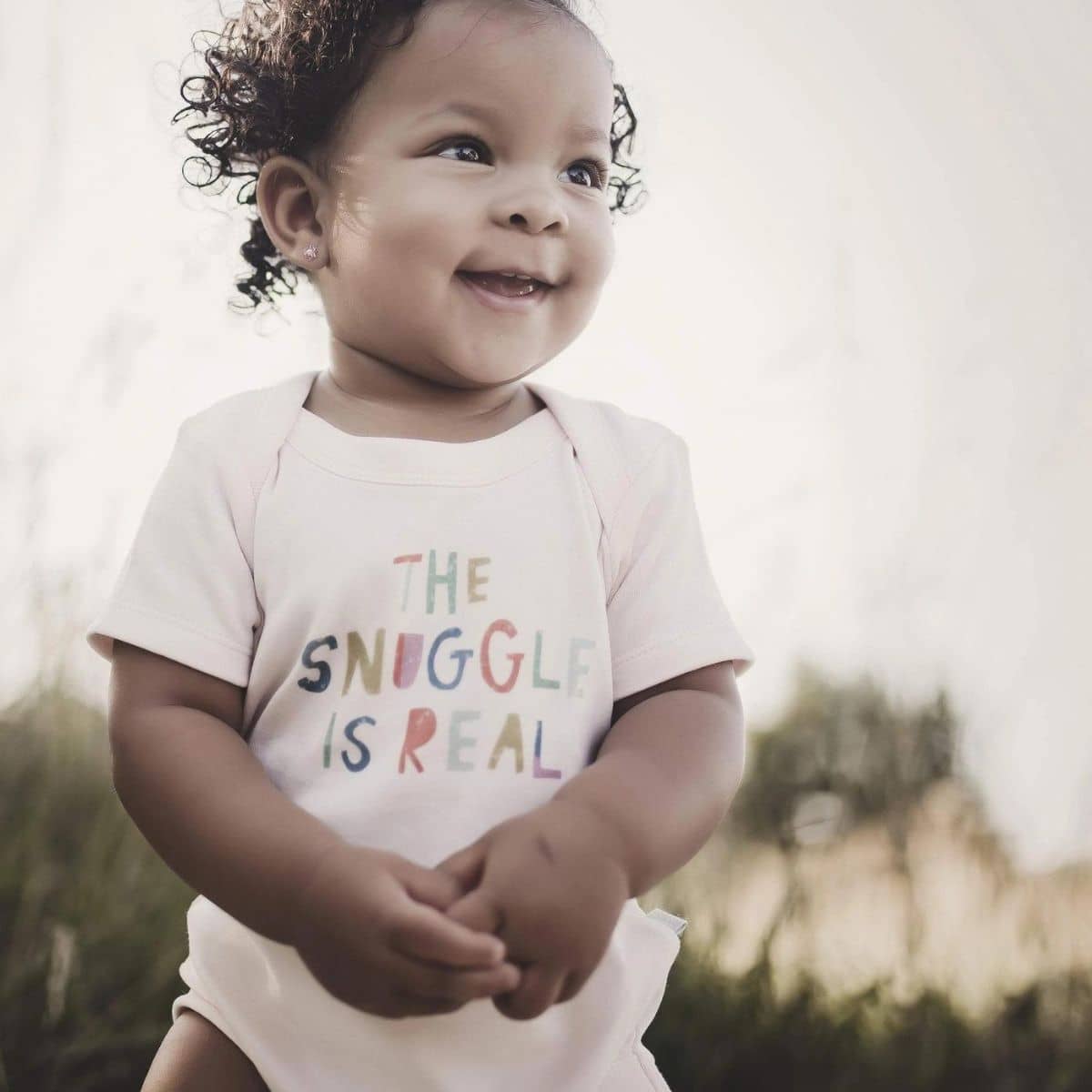 Finn and Emma Organic Short Sleeve Bodysuit - The Snuggle is Real - Image 2