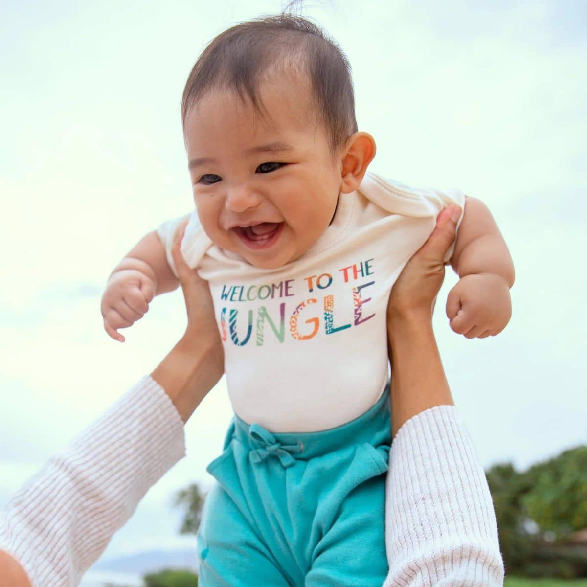 Finn and Emma Organic Short Sleeve Bodysuit - Welcome to the Jungle - Image 2