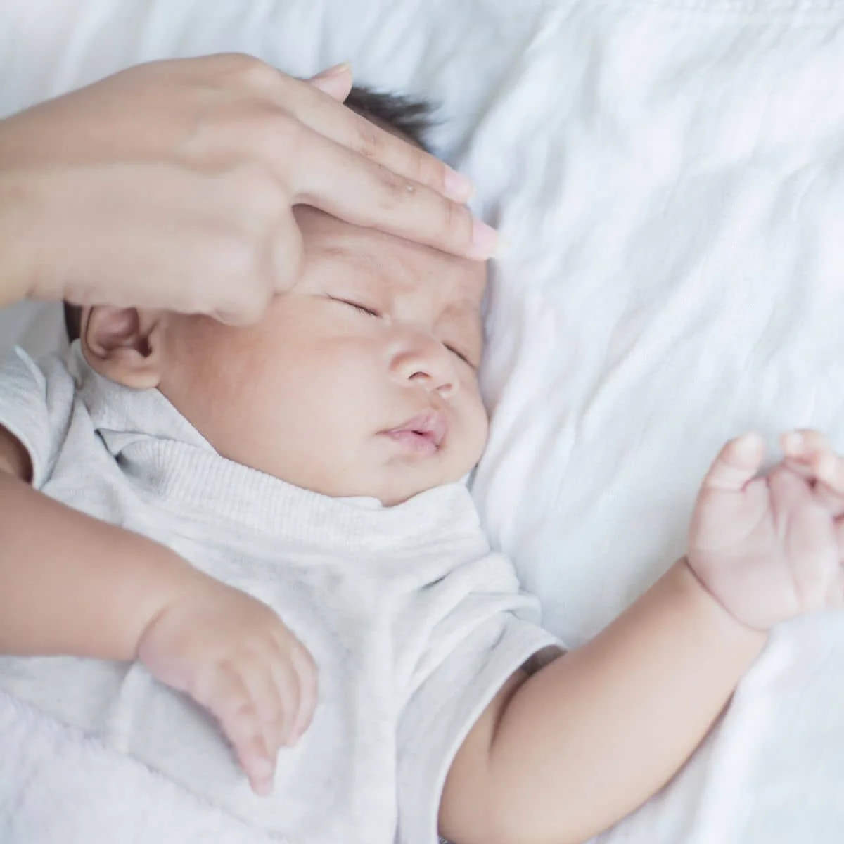 Frida Baby Soother-Style Medicine Dispenser - Image 3