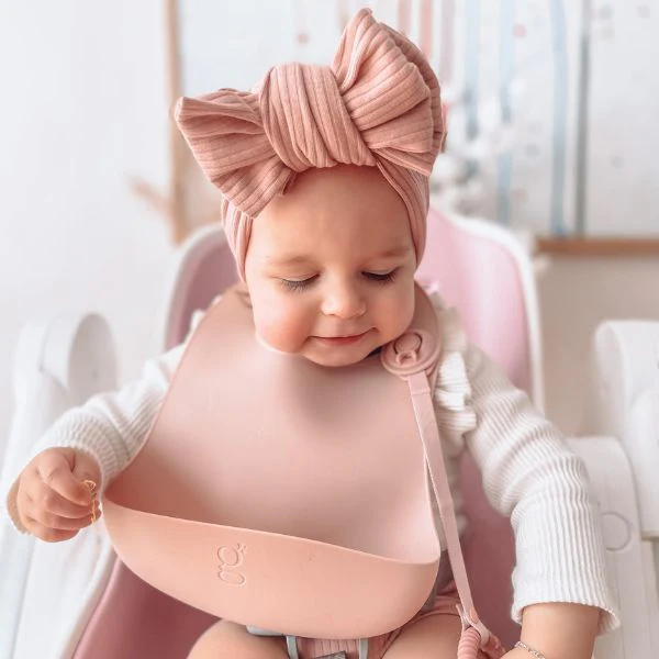 Gigi One Handed Silicone Bib + Accessory Tether - Blush - Image 2