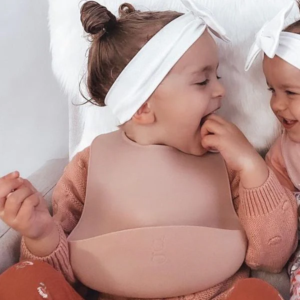 Gigi One Handed Silicone Bib + Accessory Tether - Blush - Image 8