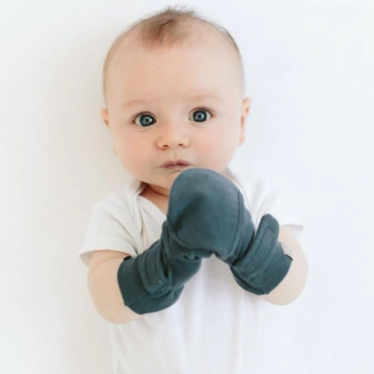 Goumi Stay On Baby Mitts - Midnight - Image 2