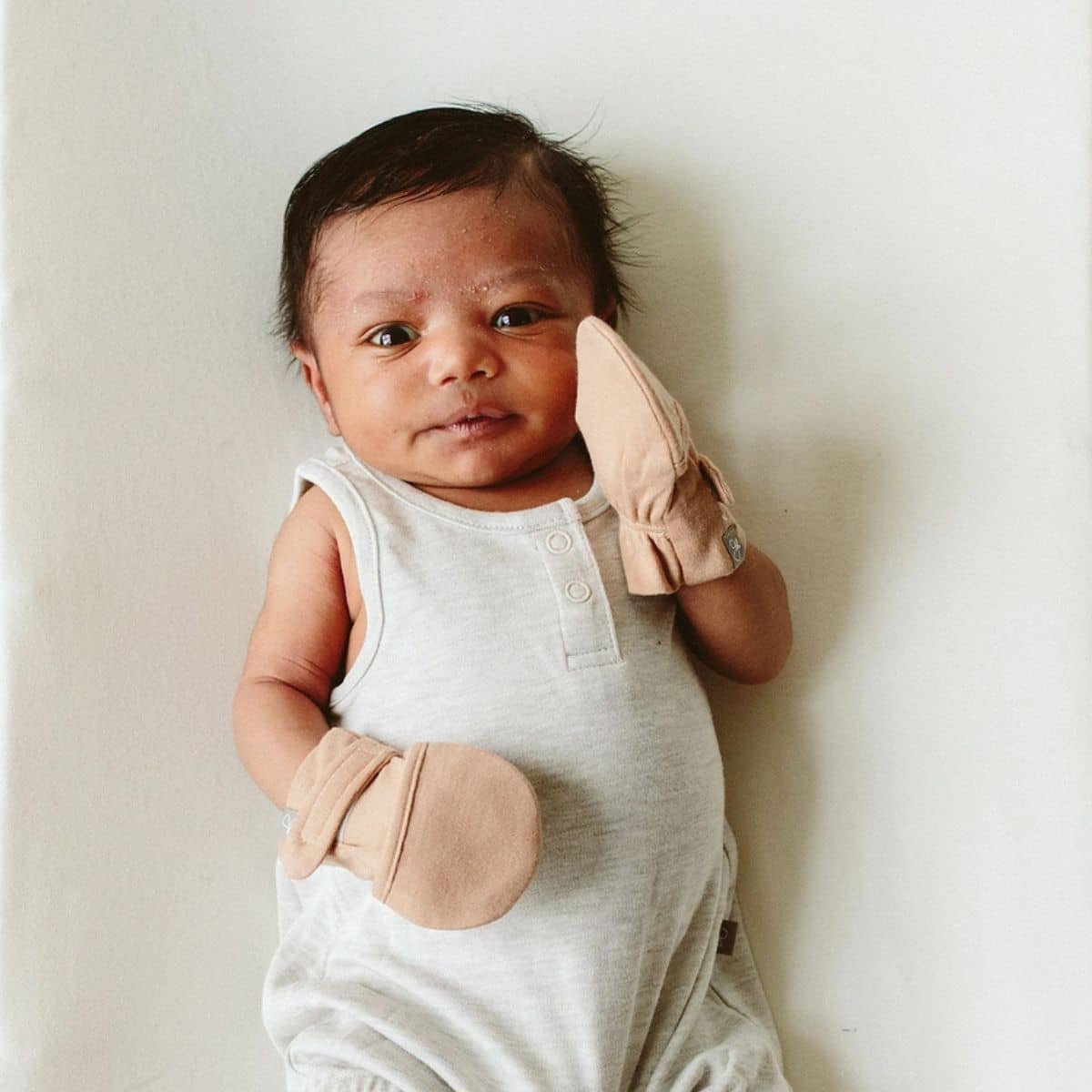 Goumi Stay On Baby Mitts - Sandstone - Image 5