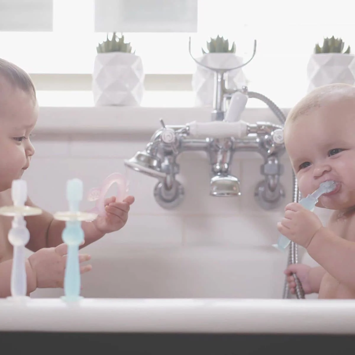 Haakaa 360° Silicone Baby Toothbrush - Image 2