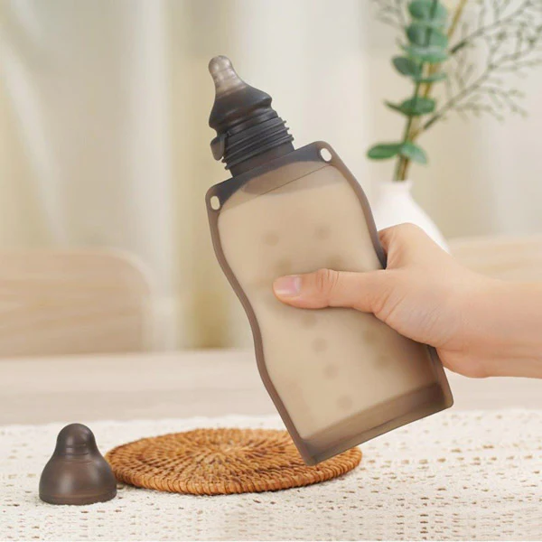 Haakaa Reusable Silicone Squeeze and Feed Bag Combo - Image 2