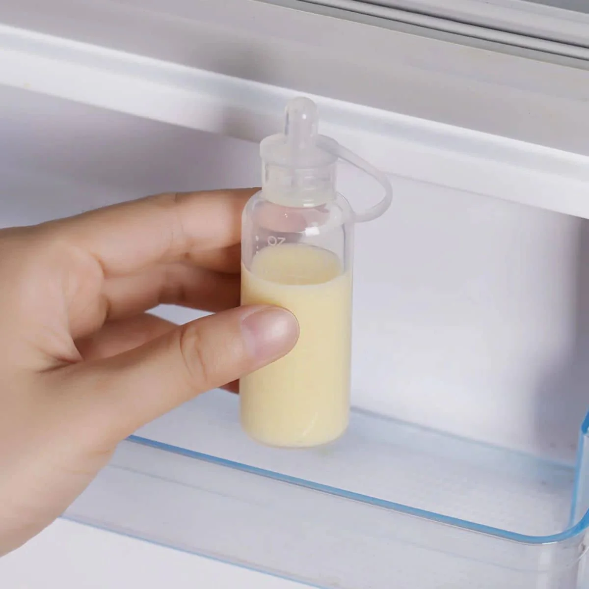 Haakaa Silicone Colostrum Collector Set - Pre Sterilised - 2 x 20ml - Image 5