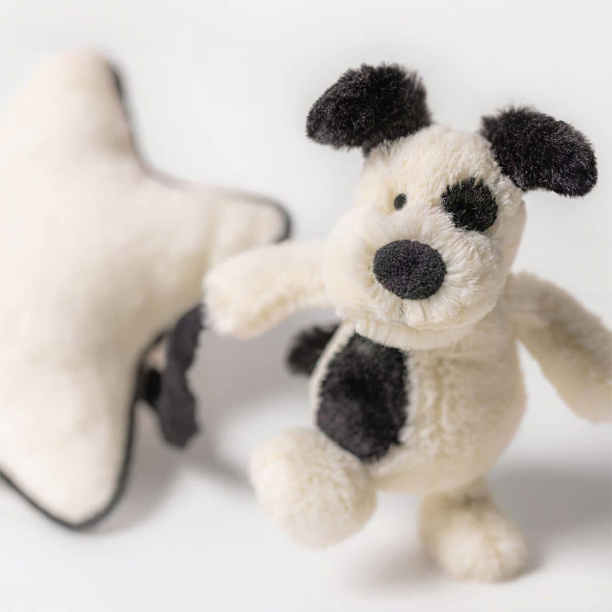 Jellycat Bashful Black & Cream Puppy Music Pull - Image 2