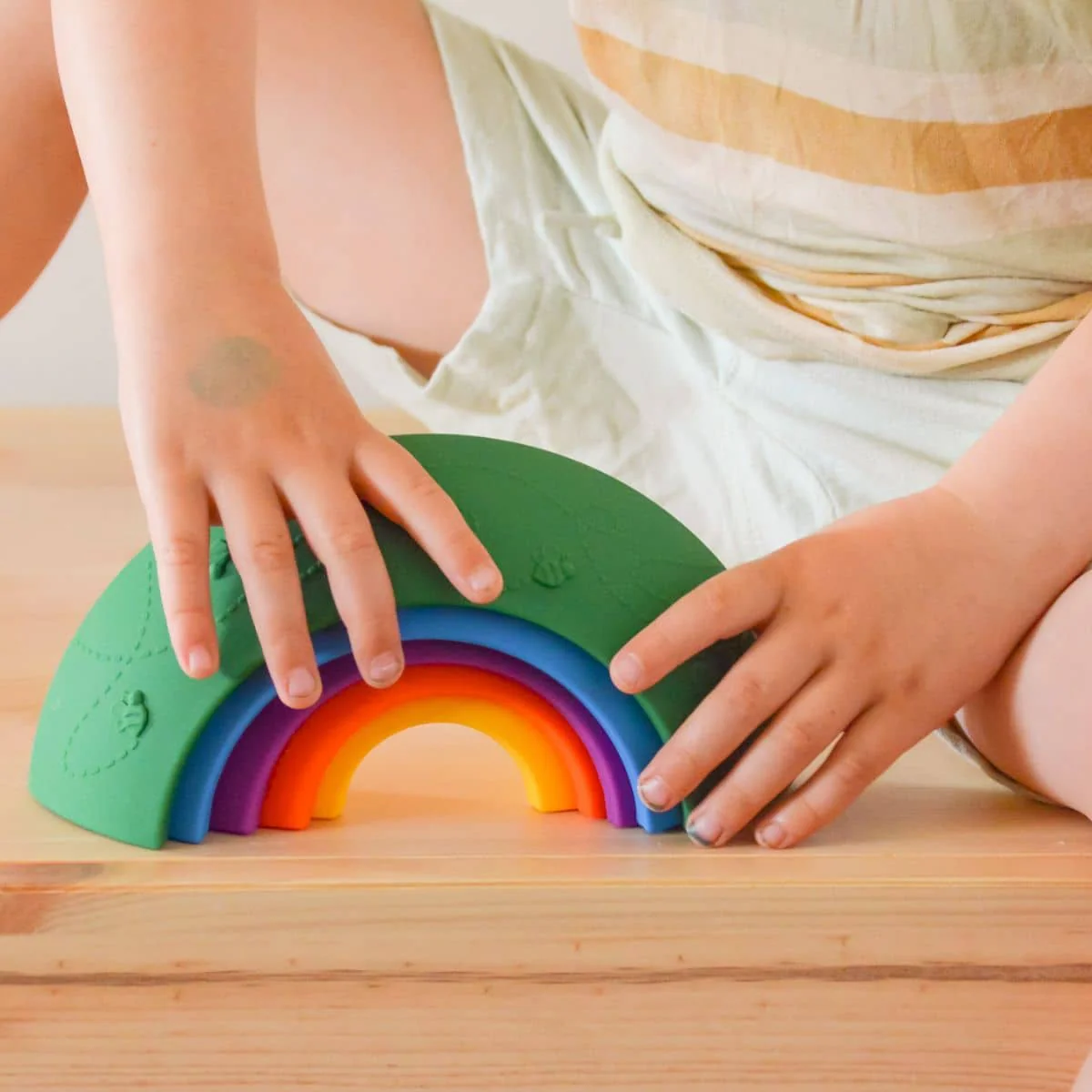Jellystone Designs Over the Rainbow Silicone Arches - Bright - Image 4