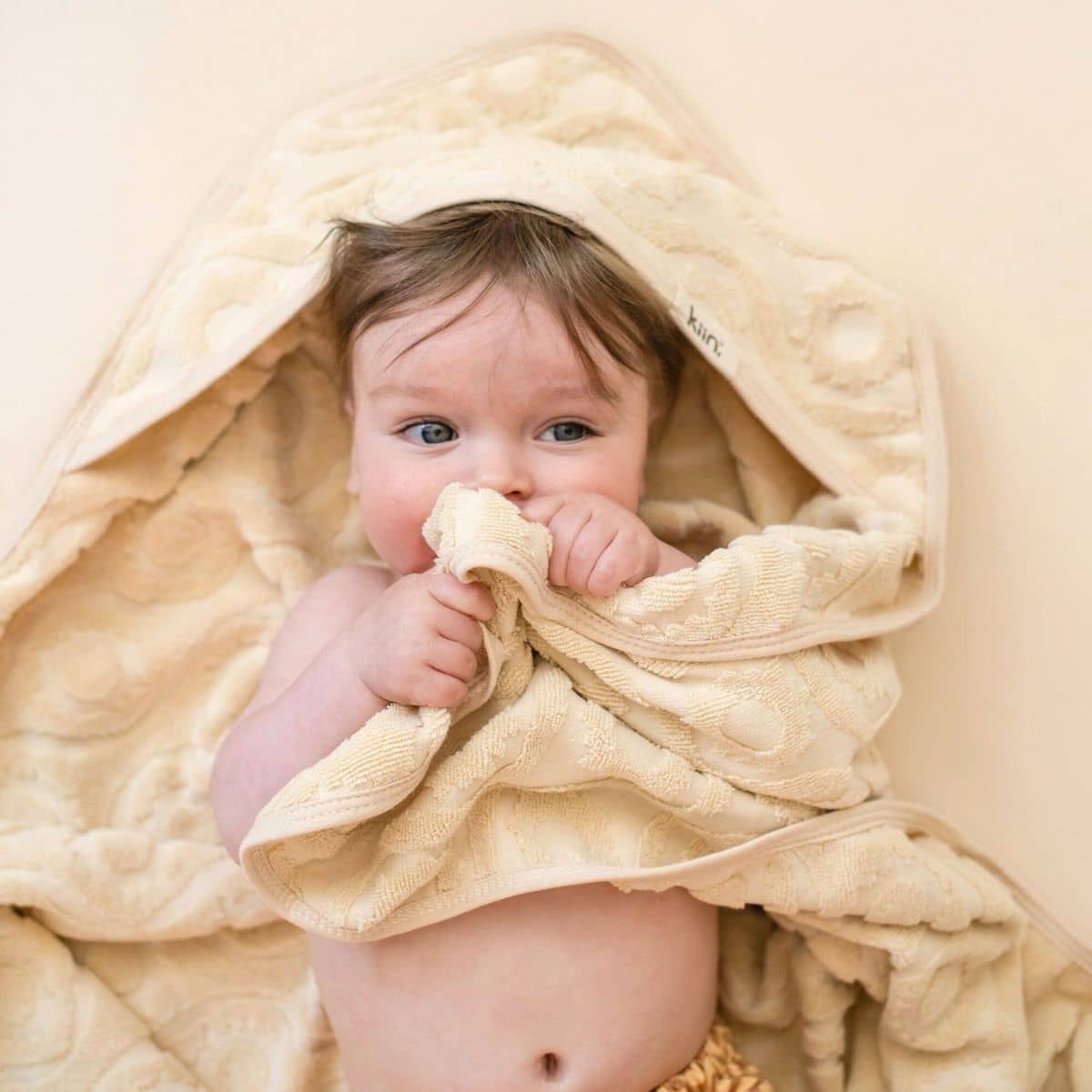 Kiin Baby Hooded Beach Towel - Oat - Image 2
