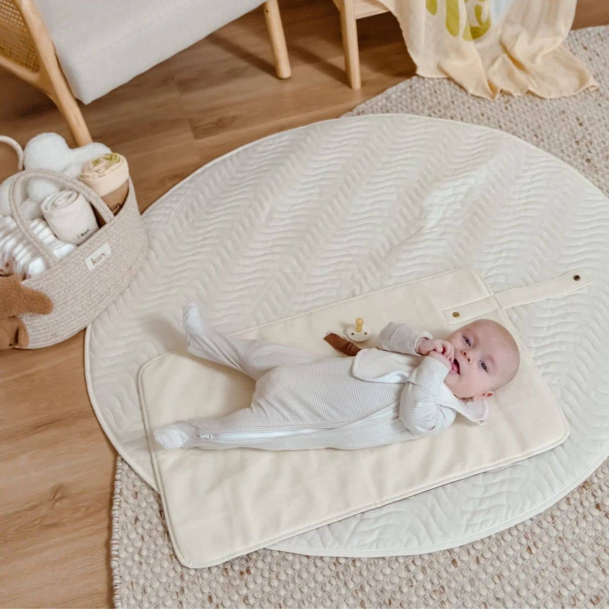 Kiin Baby Luxe Travel Change Mat - Chocolate - Image 10