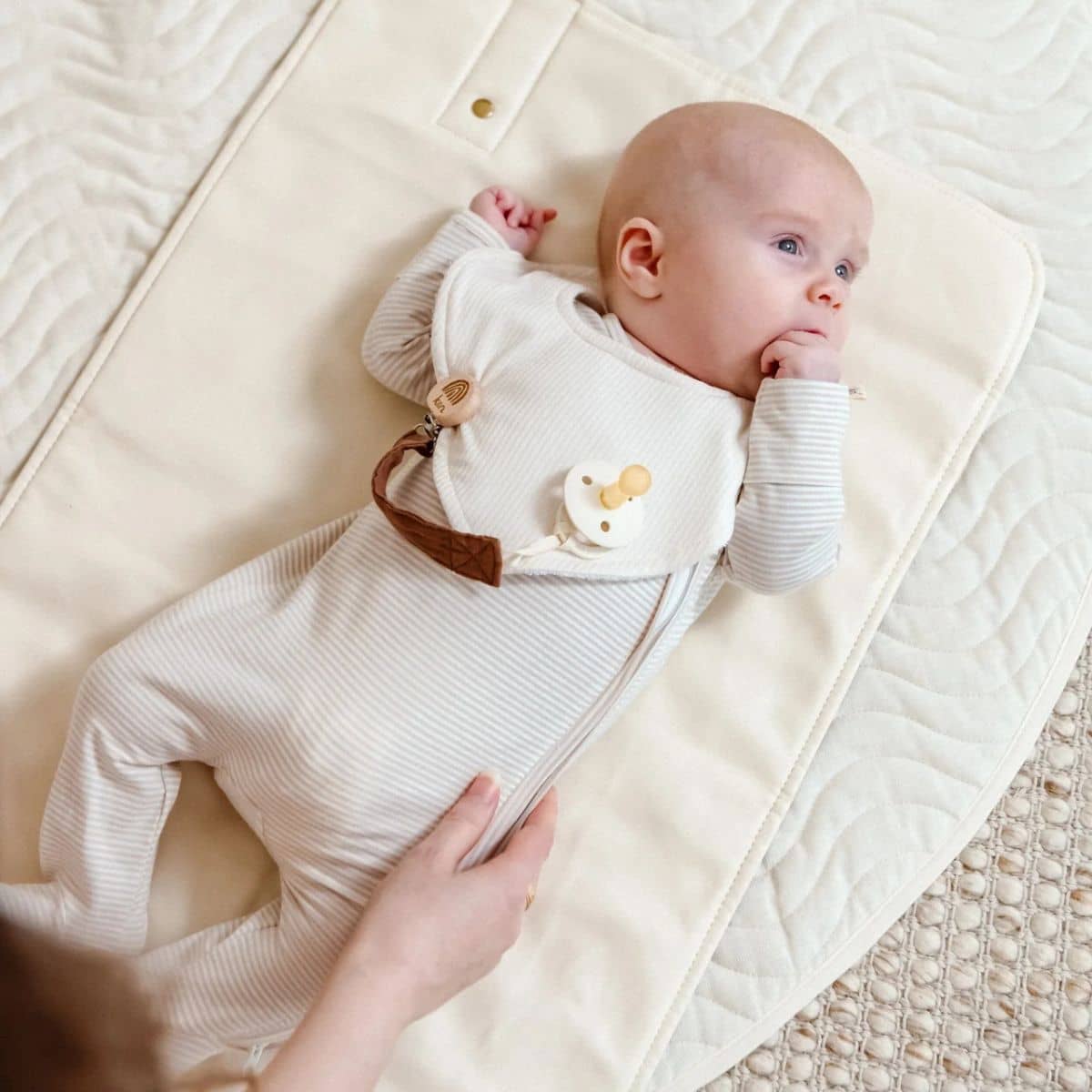 Kiin Baby Luxe Travel Change Mat - Chocolate - Image 5
