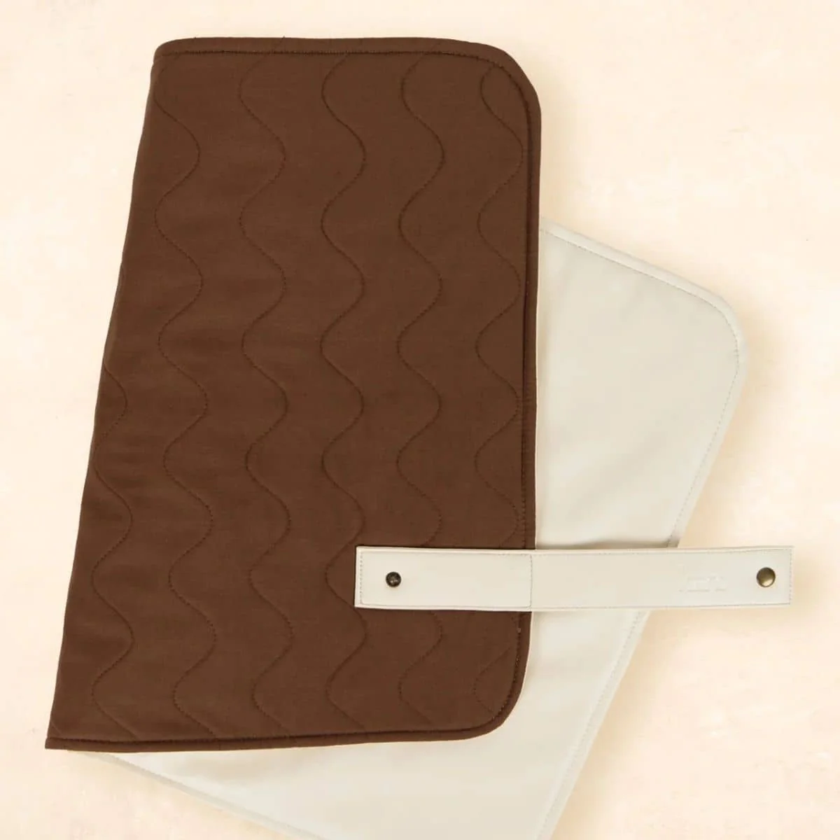 Kiin Baby Luxe Travel Change Mat - Chocolate - Image 7