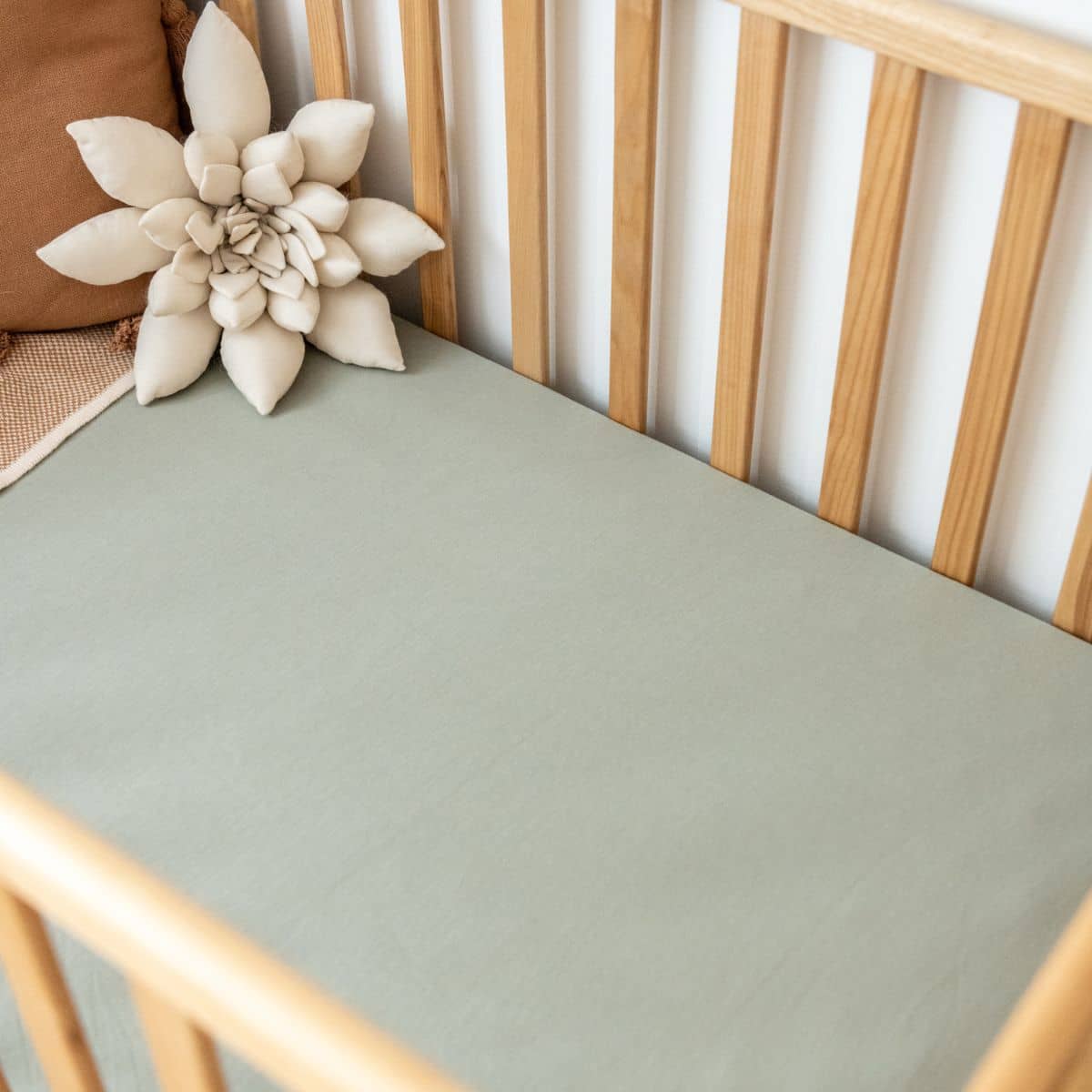 Kiin Baby Organic Cot Sheet - Sage - Image 3