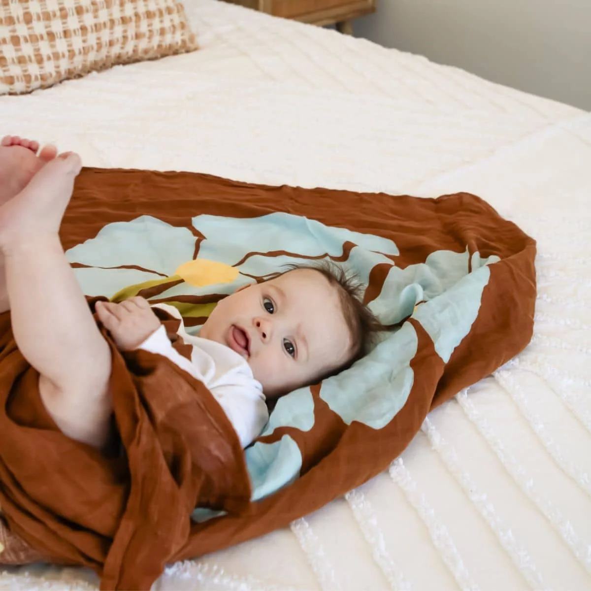 Kiin Baby Organic Muslin Swaddle - Limited Edition - Fleur Umber - Image 6