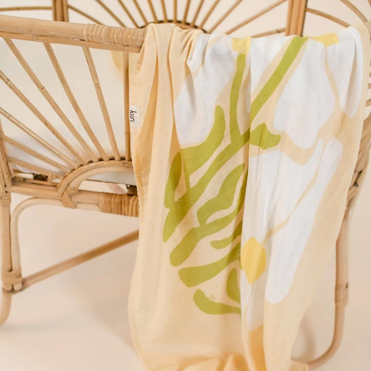 Kiin Baby Organic Muslin Swaddle - Limited Edition - Fleur Warm Oat - Image 3