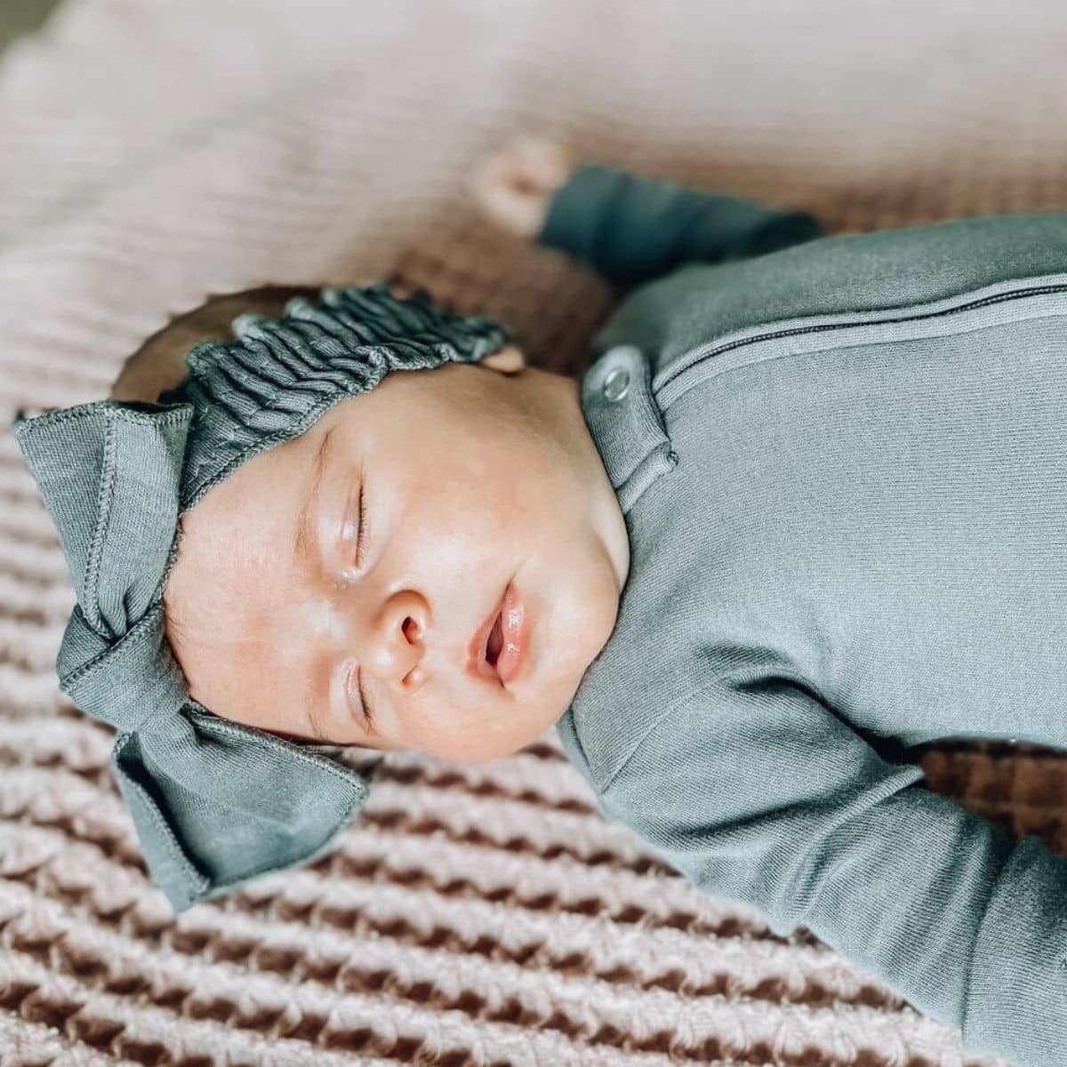 L'ovedbaby Organic Smocked Tie Headband - Seafoam - Image 2