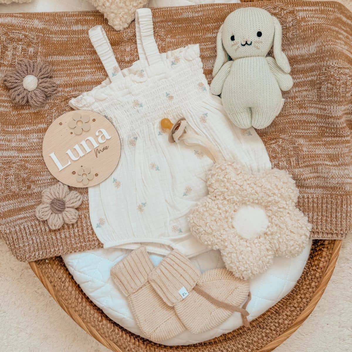 Luna Mae Creations - Pacifier Holder - Sherpa Daisy - Image 4