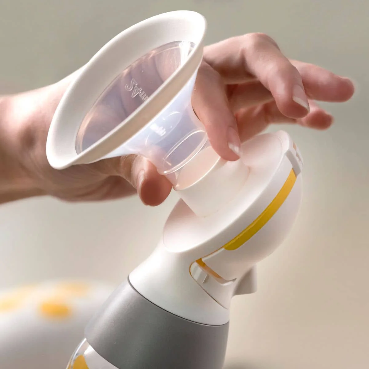 Medela PersonalFit Flex Breast Shield - Image 2