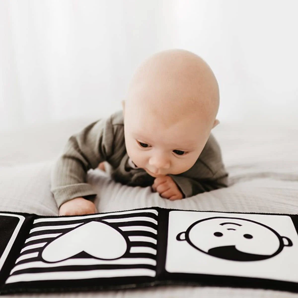 Mesmerised Faces for Baby Organic Cloth Book - Image 2