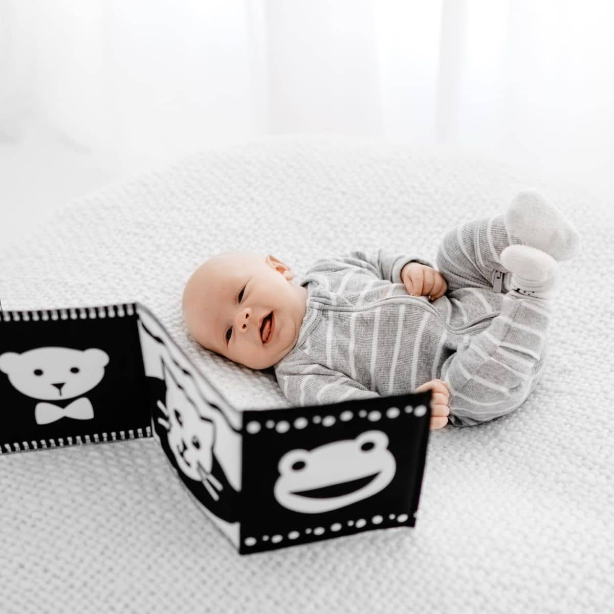 Mesmerised Faces for Baby Organic Cloth Book - Image 4