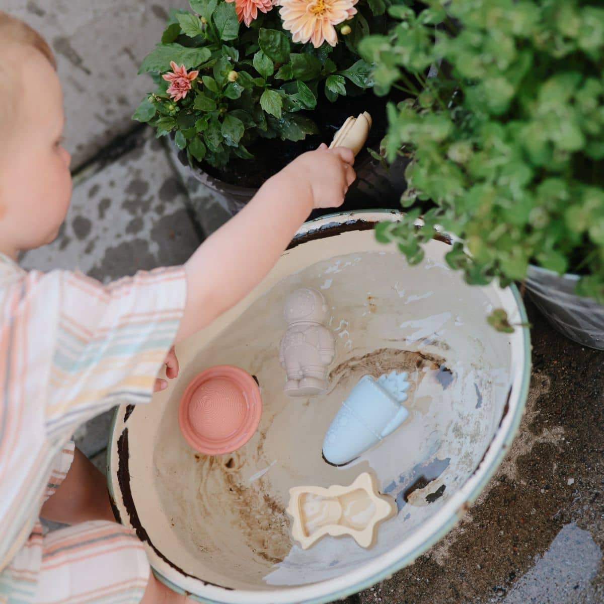 Mushie Space Bath Play Set - Image 2