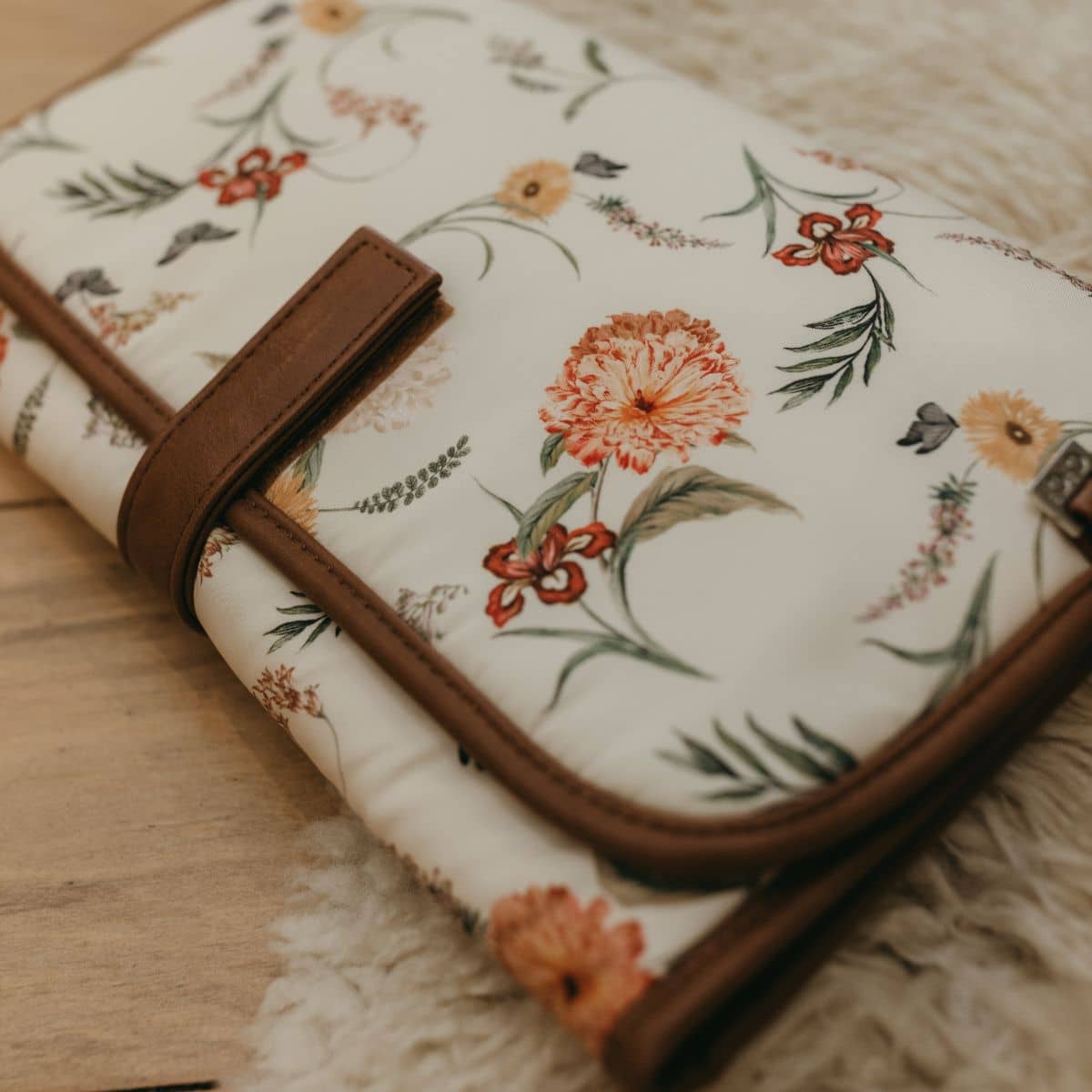 OiOi Change Mat Clutch - Wildflower - Image 4