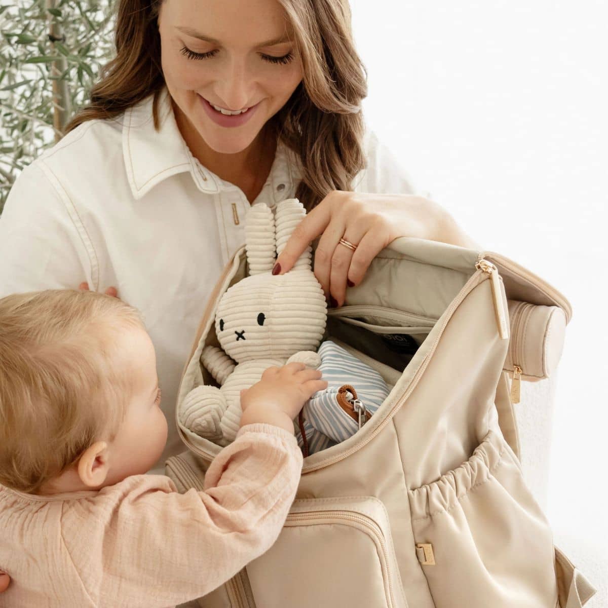 OiOi Signature Nappy Backpack - Beige Nylon - Image 10