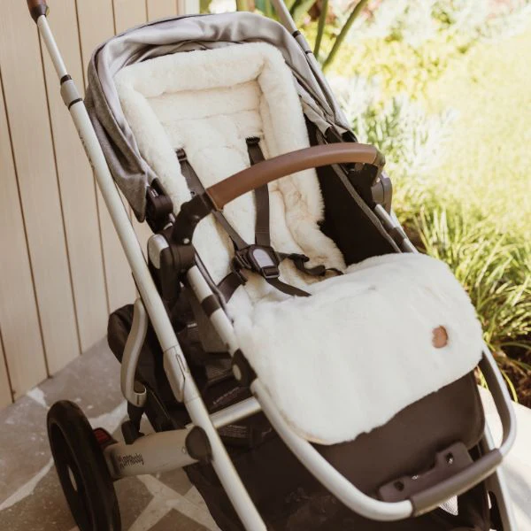 OiOi Reversible Cozy Fleece Pram Liner - Gingham Beige - Image 5