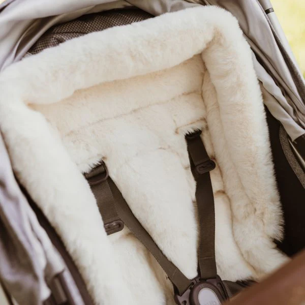 OiOi Reversible Cozy Fleece Pram Liner - Gingham Beige - Image 6