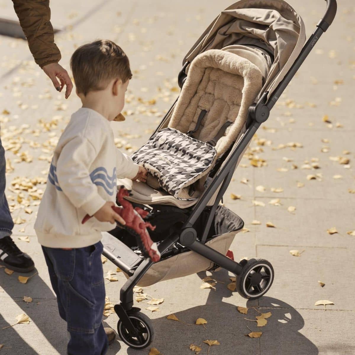 OiOi Reversible Cozy Fleece Pram Liner - Houndstooth - Image 2
