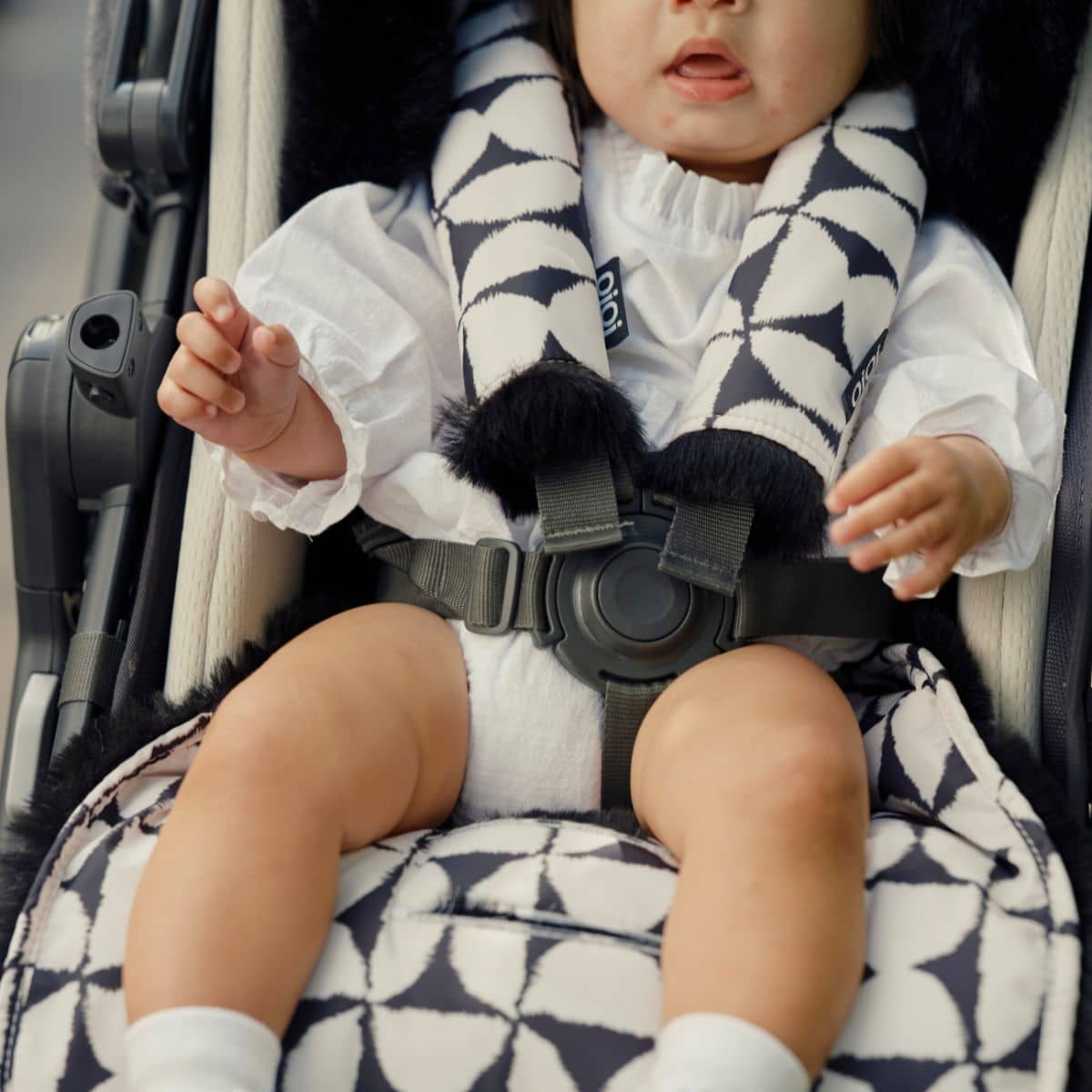 OiOi Reversible Cozy Fleece Pram Liner - Hourglass - Image 5