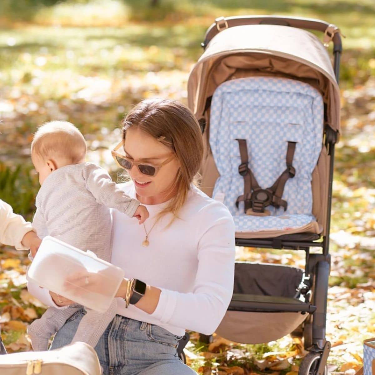 OiOi Reversible Pram Liner - Blue Check / Mediterranean - Image 2