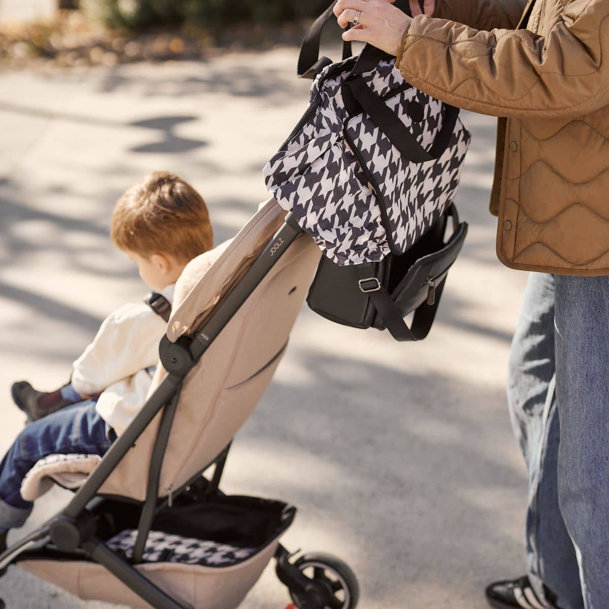 OiOi Multitasker Pram Caddy 2.0 - Black Vegan Leather - Image 11