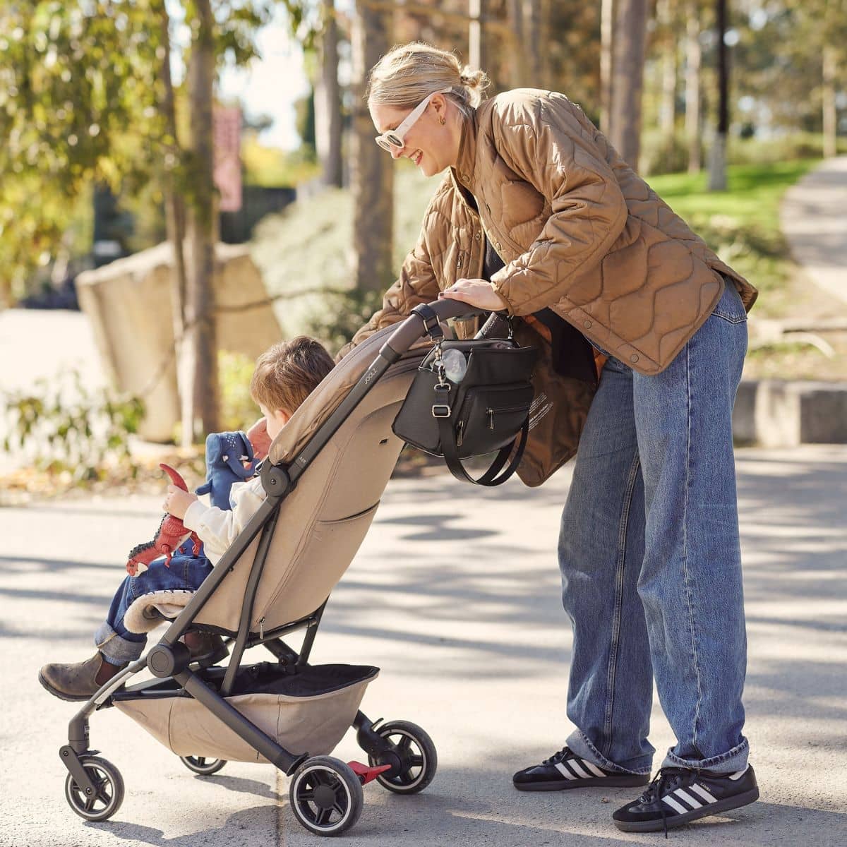 OiOi Multitasker Pram Caddy 2.0 - Black Vegan Leather - Image 7