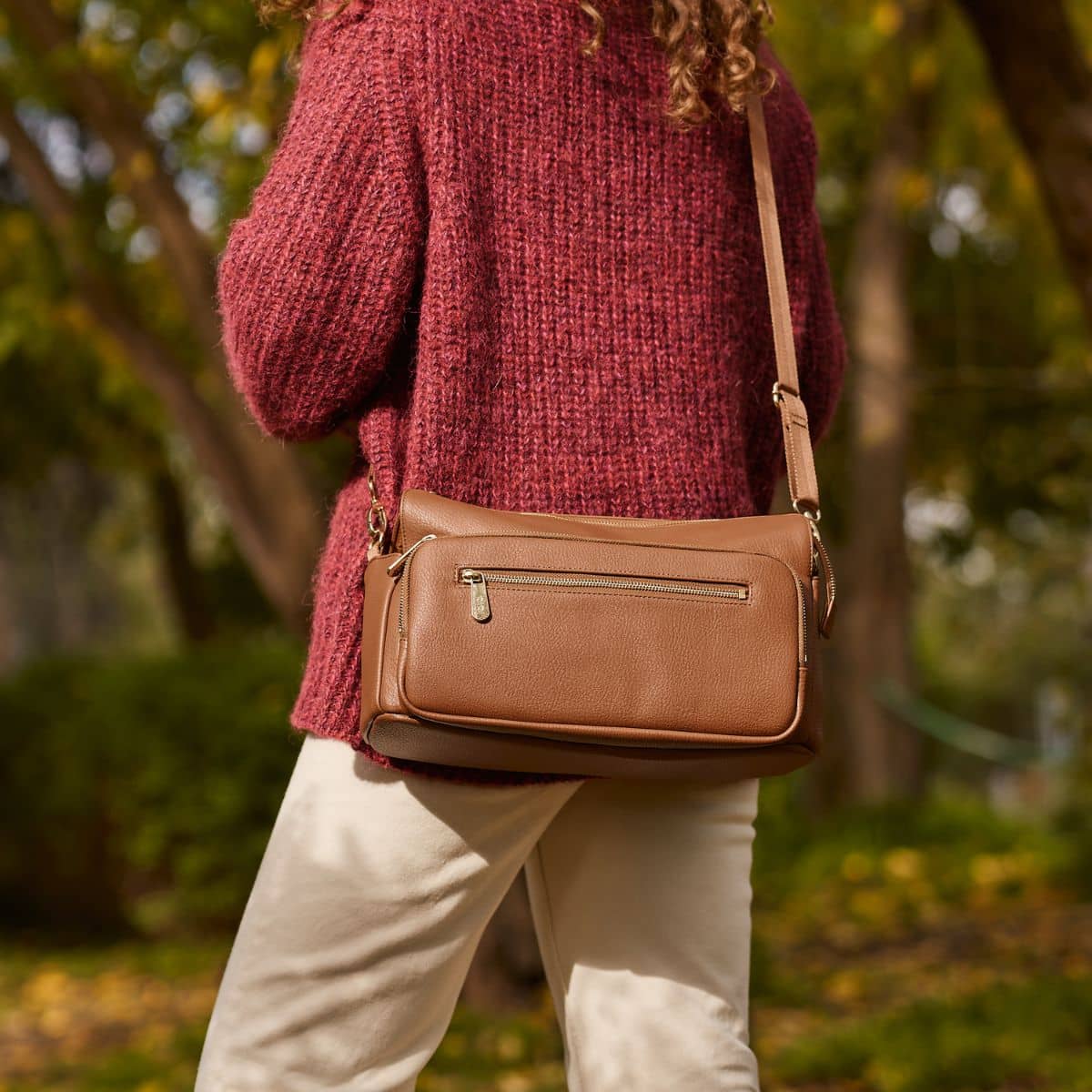 OiOi Multitasker Pram Caddy - Chestnut Vegan Leather - Image 4