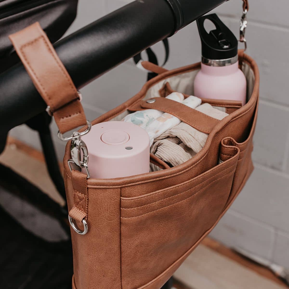OiOi Stroller Organiser/Pram Caddy - Tan Vegan Leather - Image 11